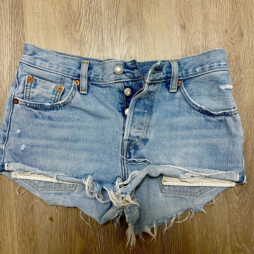 Levi’s 501  Jean shorts size 25